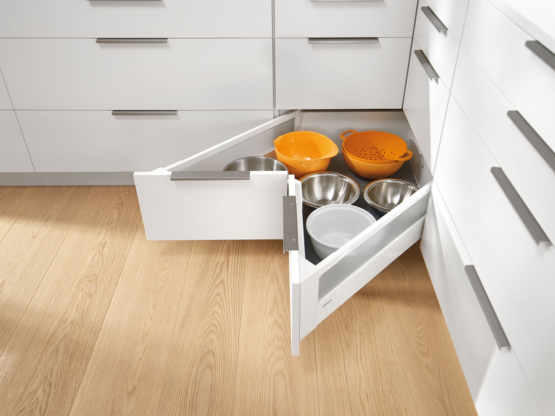 SPACE CORNER for kitchen utensils Blum
