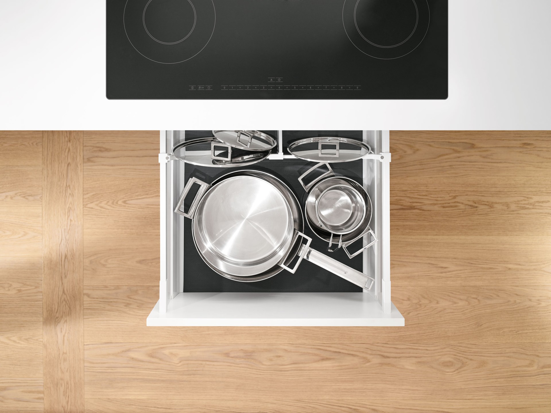 Base unit for kitchen accessories Blum