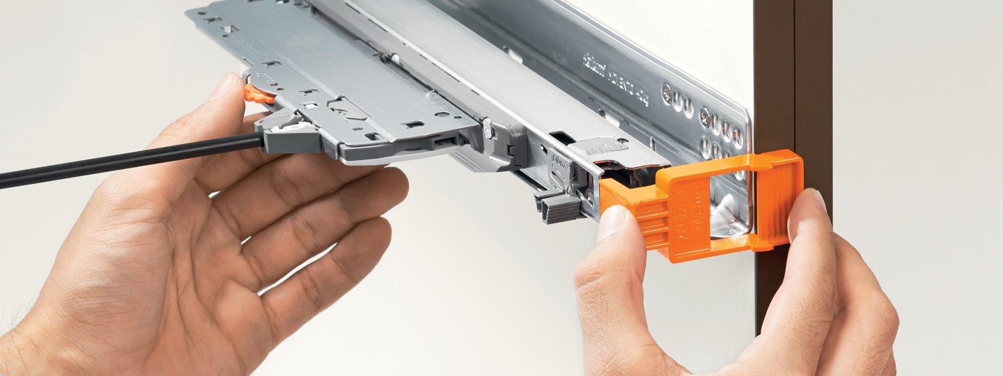 TIPON für MOVENTO Verarbeitung und Montage Blum