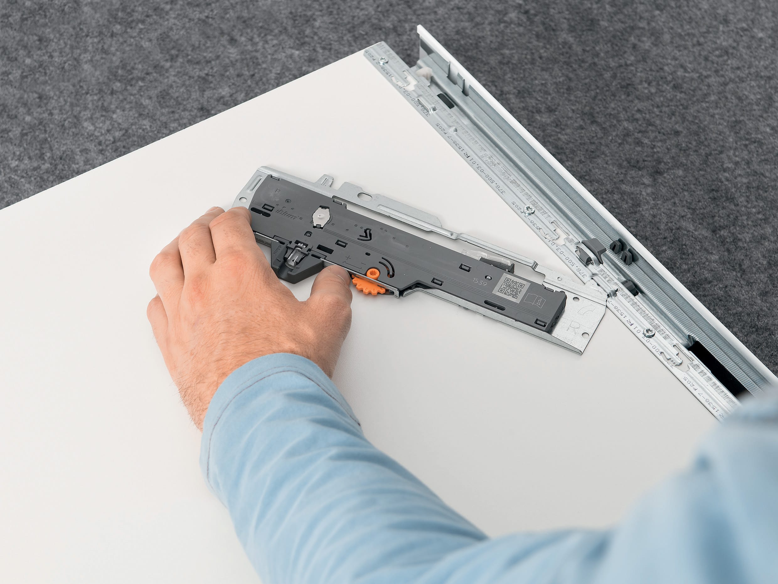 Blum movento. Монтаж блюм hk-s. Направляющие movento tip-on blumotion. Ящик тандем блюм. Tip-on blumotion для tandembox.