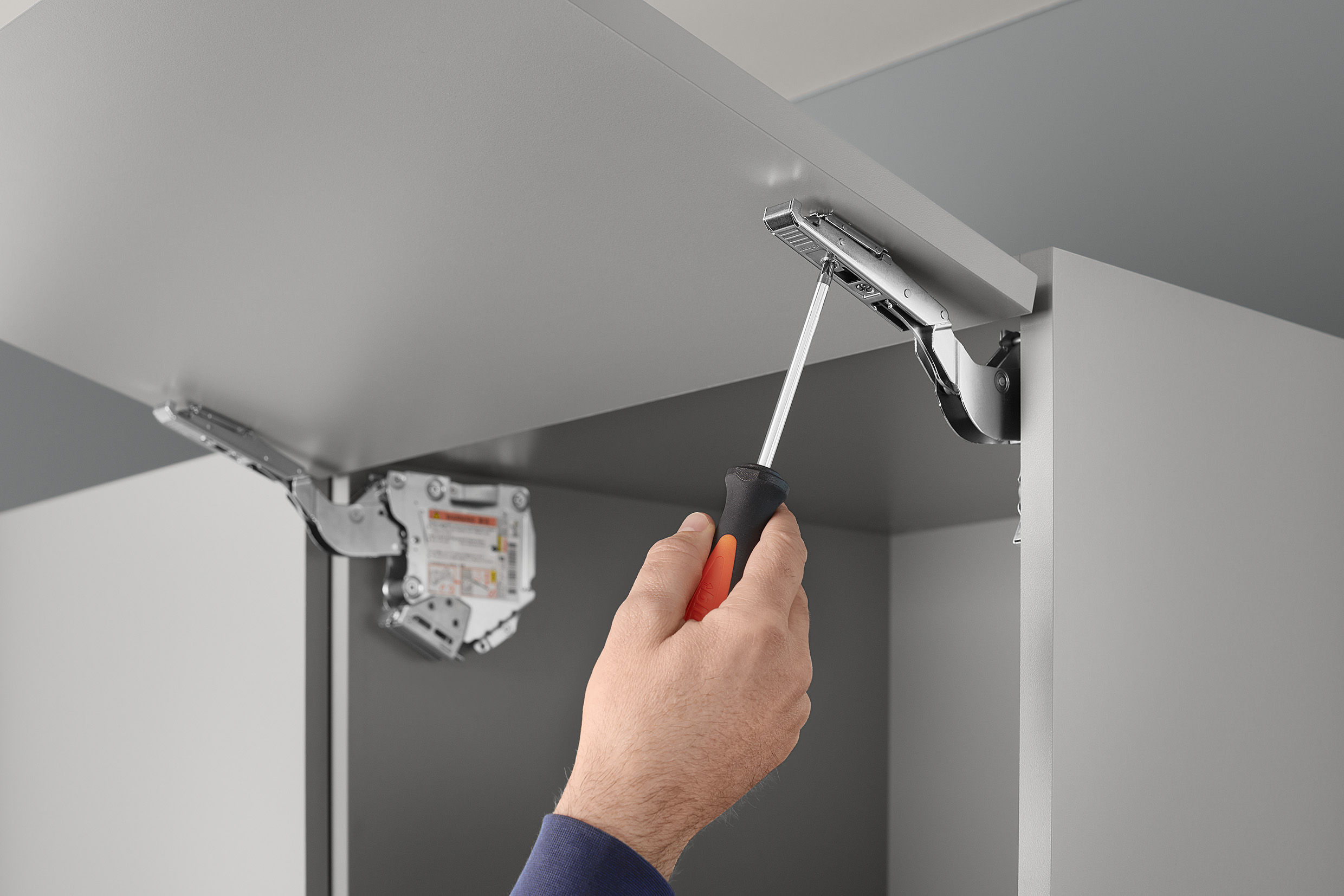 AVENTOS HKS Assembly and installation Blum