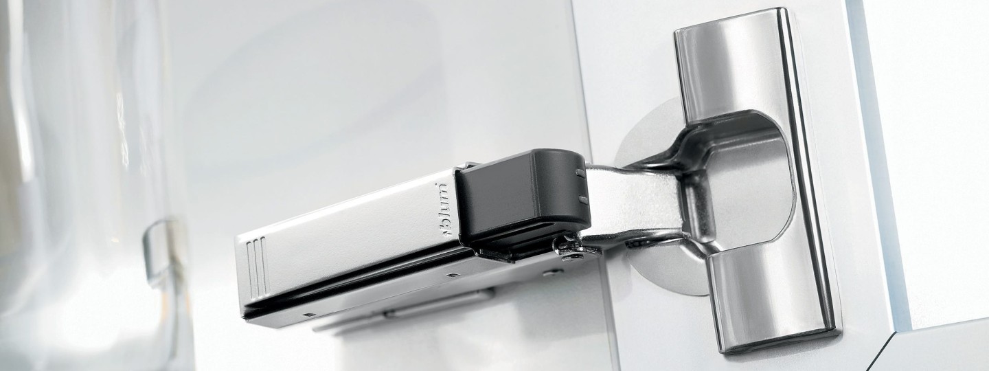 Petli Dlya Mebelnyh Fasadov Clip Top Blum