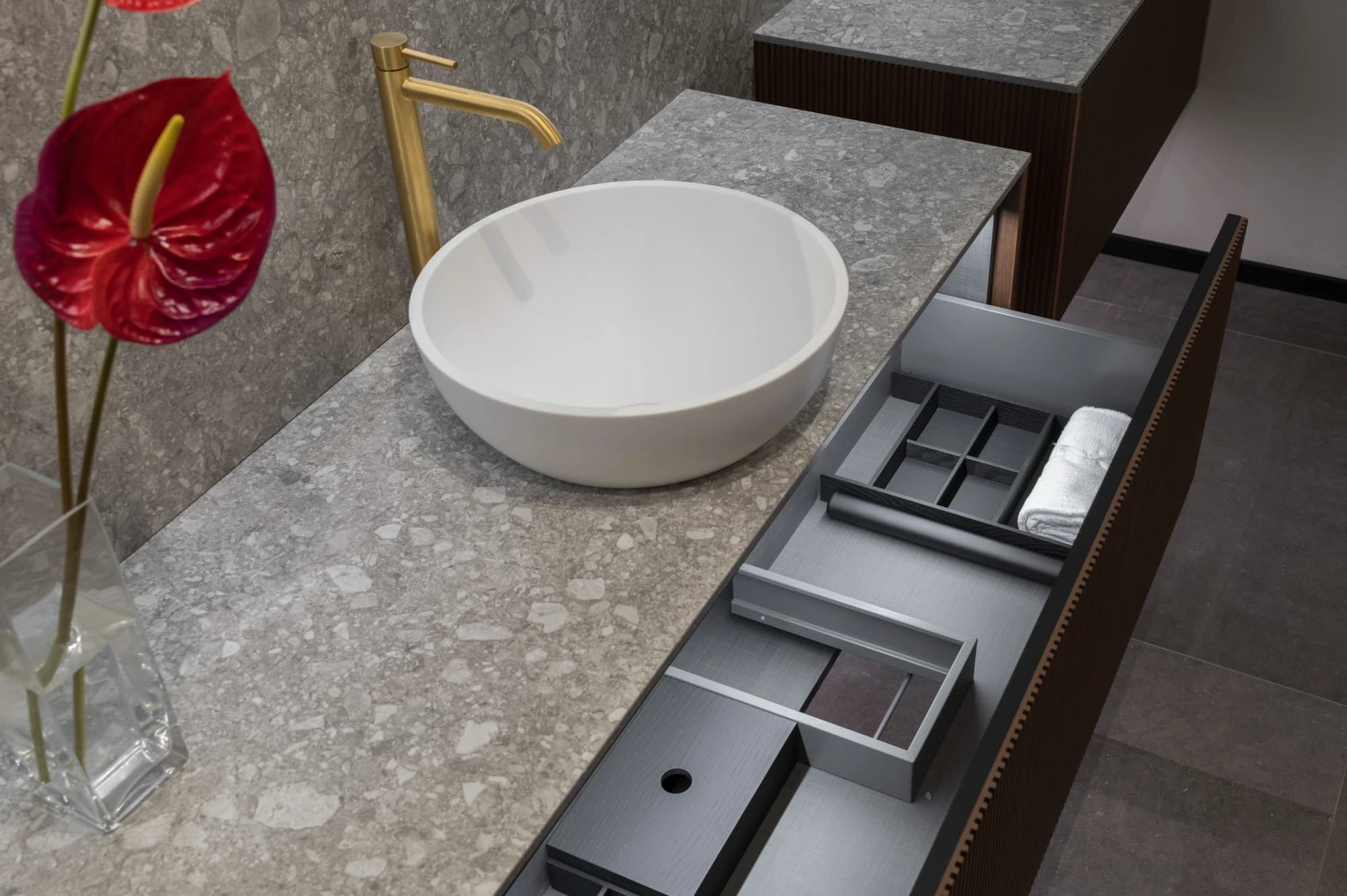 Implemented with LEGRABOX Seen at ARAN Cucine