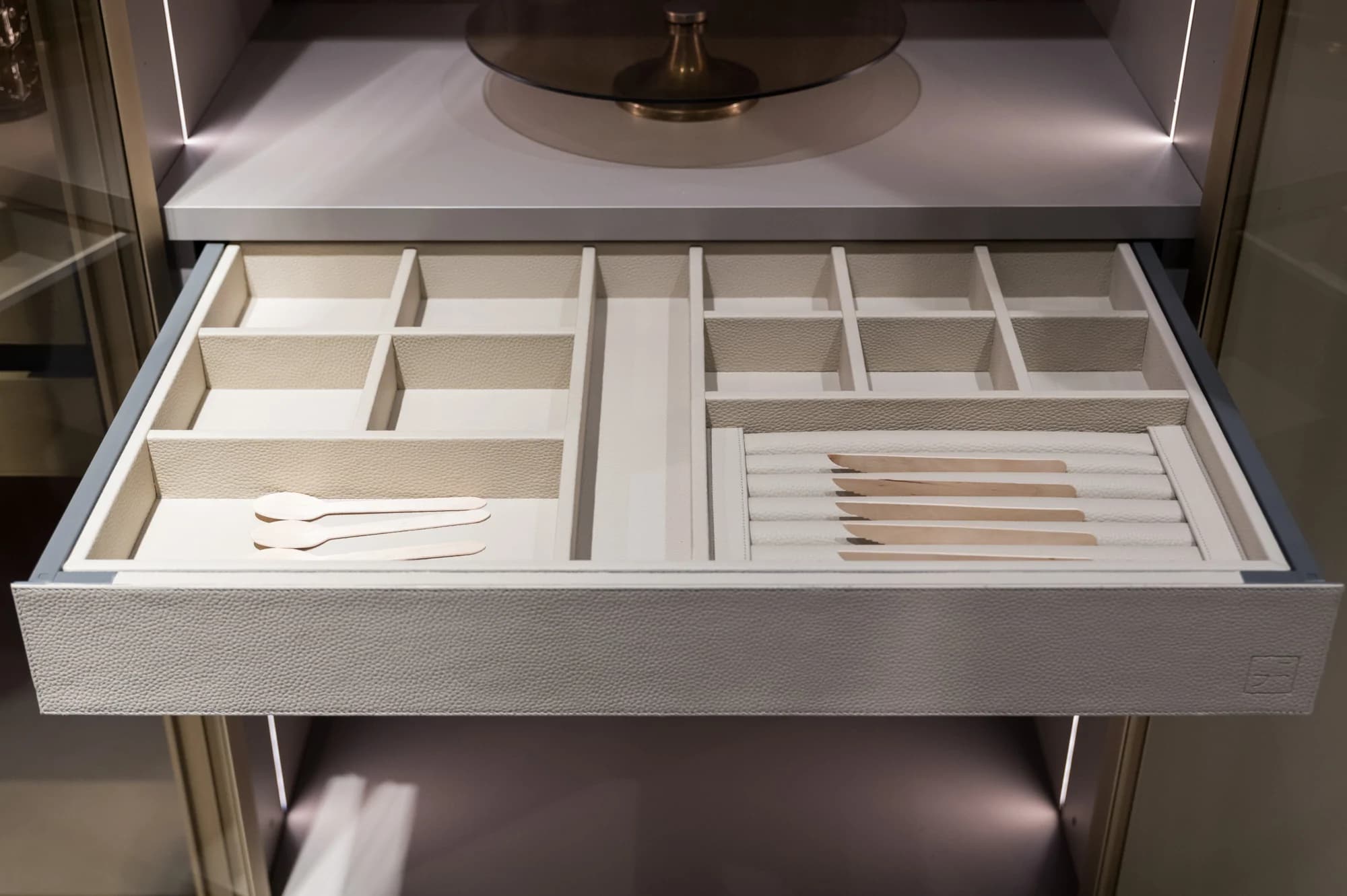 Implemented with MERIVOBOX Seen at GF INTERIORS by Guzzini and Fontana