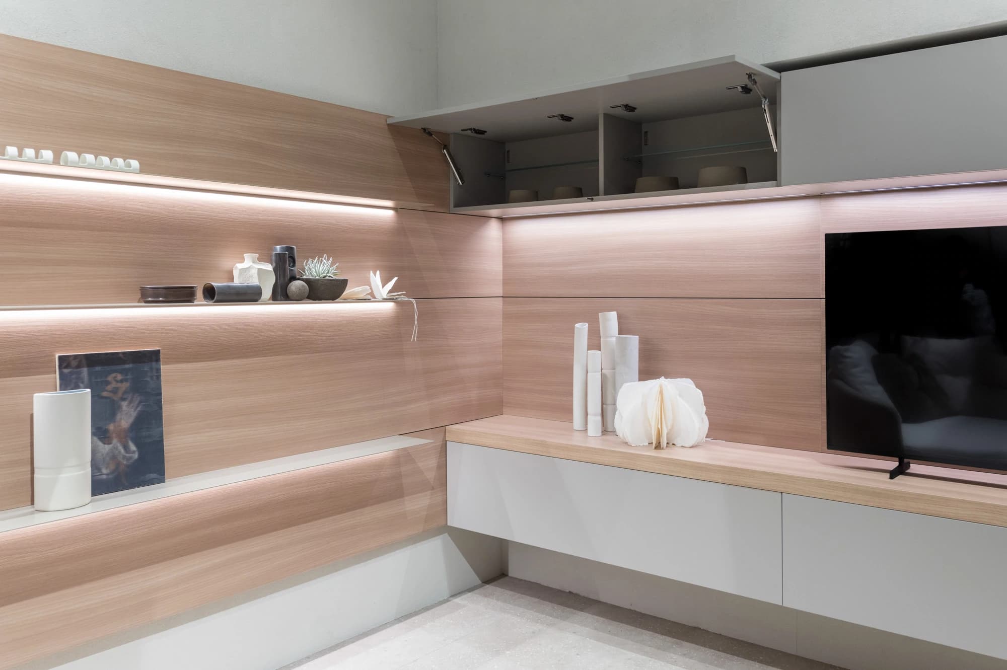 Implemented with AVENTOS HK-XS Seen at Tomasella