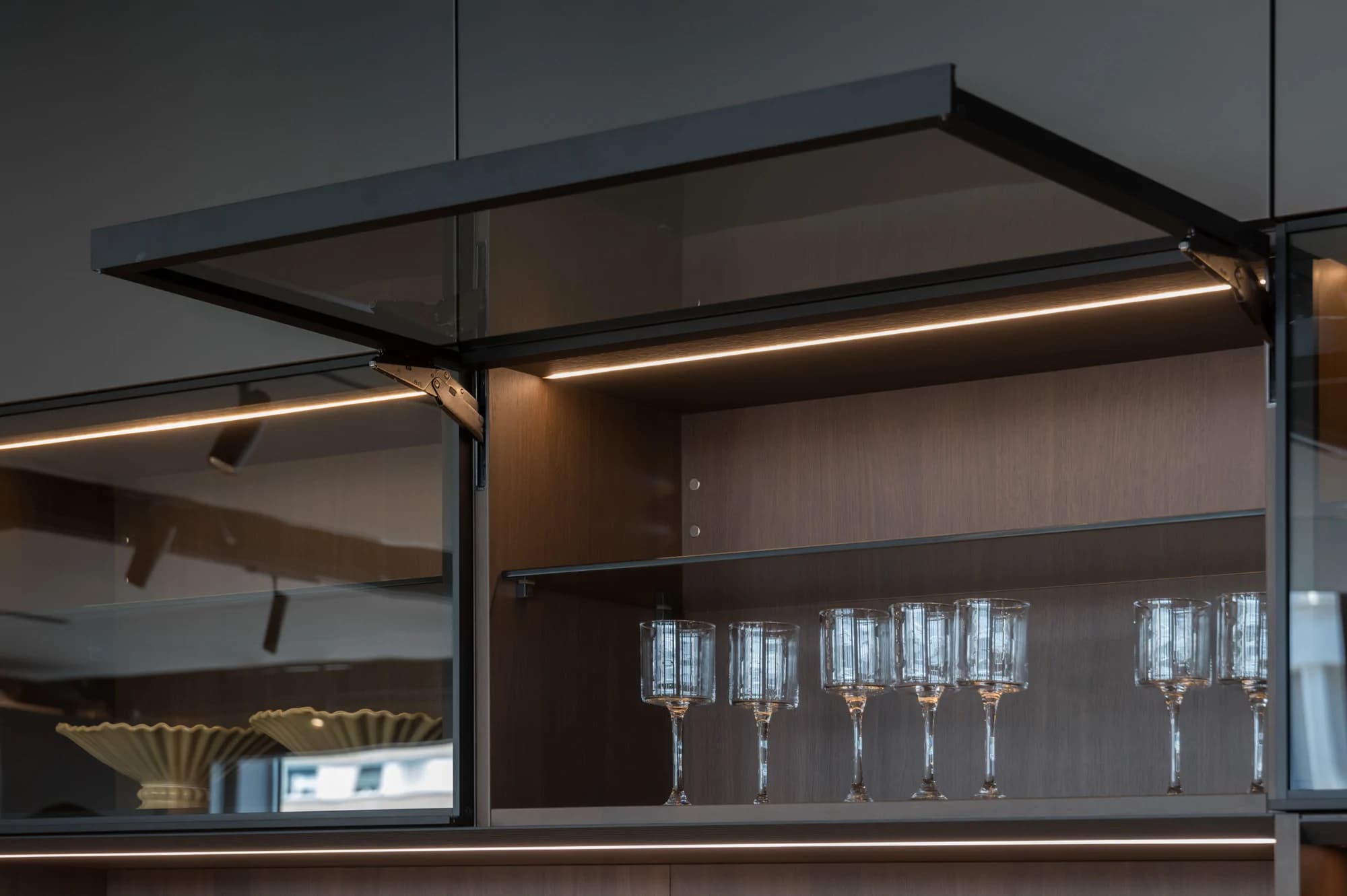 Implemented with AVENTOS HKi Seen at ARRITAL CUCCINE