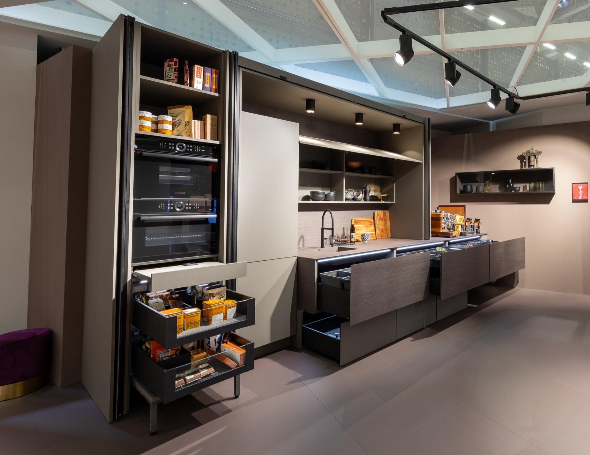 High-quality kitchen implemented with REVEGO uno and two REVEGO duo units.