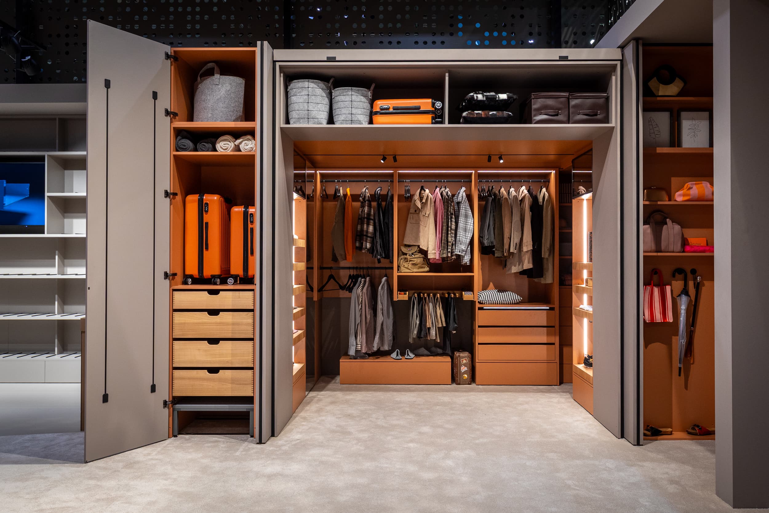 Zamenjalna pokrajinska slika za interzum 2025