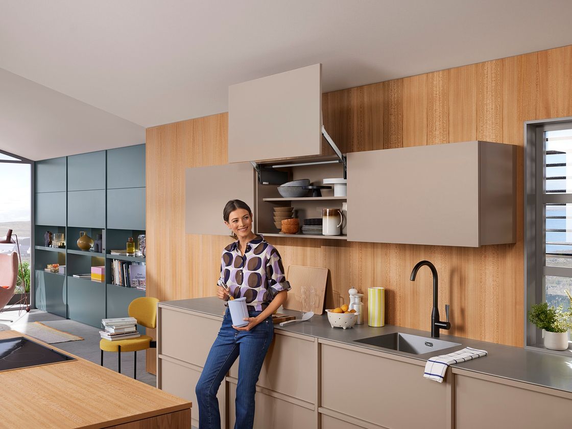 Вертикальный подъёмный механизм Blum AVENTOS HL top