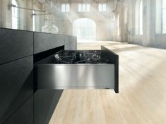 LEGRABOX: drawer for practical and modern kitchen furniture from Blum
