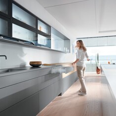 Завдяки амортизатору BLUMOTION меблі закриваються м’яко й безшумно 