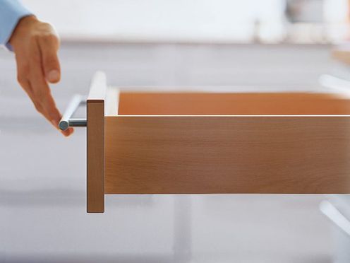 Tiroir bois équipé de la coulisse invisible TANDEM de Blum