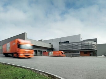 Blum unterstützt seine Kunden bei Logistik und Transport