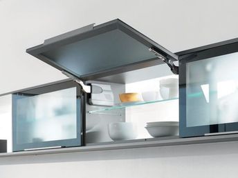 Système pour porte relevable pivotante AVENTOS HK Blum