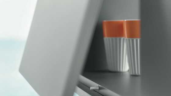 Le système d'ouverture mécanique TIP-ON pour portes relevables AVENTOS