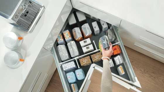 Угловой ящик SPACE CORNER от Blum