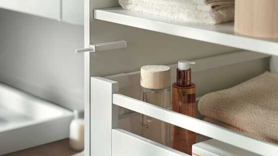 Ouverture mécanique TIP-ON Blum pour armoire à provisions SPACE TOWEROuverture mécanique TIP-ON Blum pour armoire à provisions SPACE TOWER