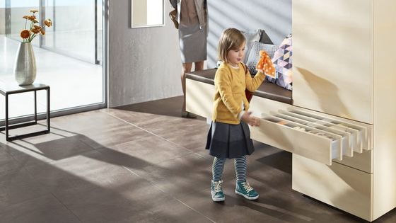 TIP-ON BLUMOTION pour les meubles du couloir