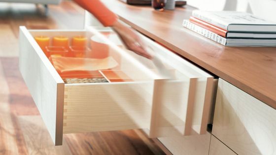 Система направляющих Blum с технологией TIP-ON