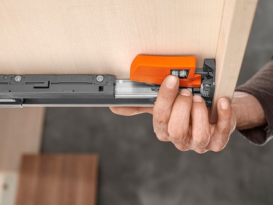 movento-assembly-and-installation-blum