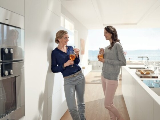 SERVO-DRIVE flex различает легкое нажатие и более долгое прислонение