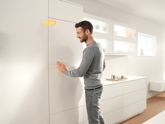 Дополнительная радиокнопка, установленная на холодильнике, увеличивает область срабатывания механизма SERVO-DRIVE flex