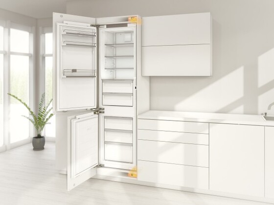 Каждая дверь комбинированного холодильника с морозильной камерой оснащается своим механизмом SERVO-DRIVE flex и благодаря этому открывается по-отдельности