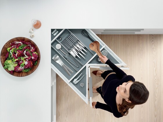 Угловой ящик SPACE CORNER от Blum