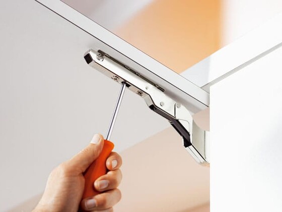 Подъемники АВЕНТОС – идеальный рисунок фасадов благодаря трехмерной регулировке