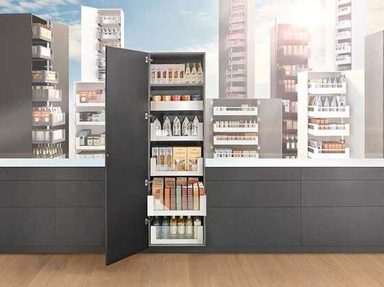 Idee von Blum für praktische Vorratsschränke