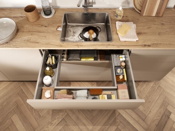 Висунута шухляда під мийку MERIVOBOX - багато місця для зберігання під мийкою