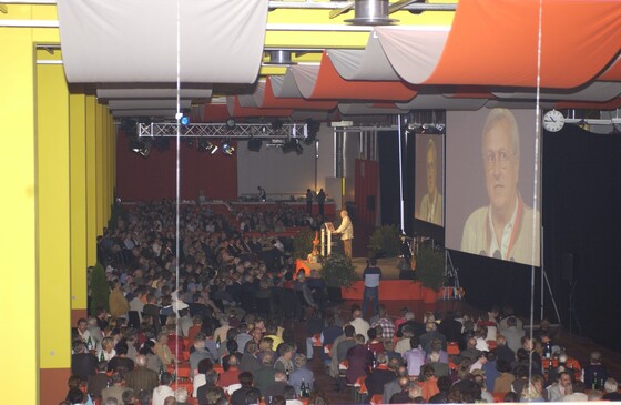 2002: Blum feiert sein 50-jähriges Bestehen