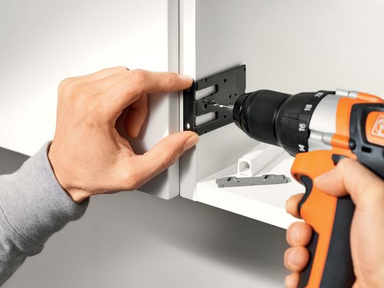 Шаблон‑уголок для установки врезного TIP-ON