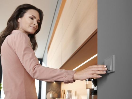 L'ouverture électrique SERVO-DRIVE pour AVENTOS est facile à désactiver