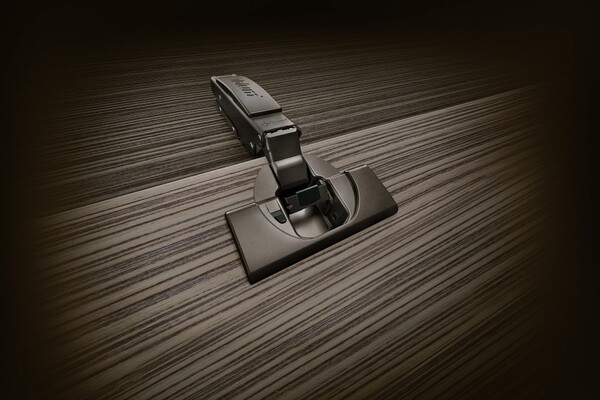 Charnière CLIP top BLUMOTION de Blum en Noir onyx