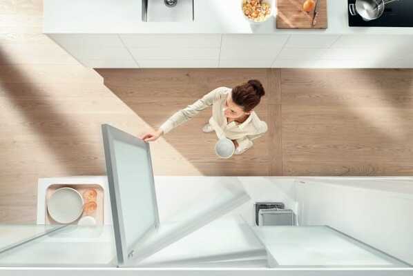 Петли без встроенной системы амортизации можно легко дооснастить BLUMOTION