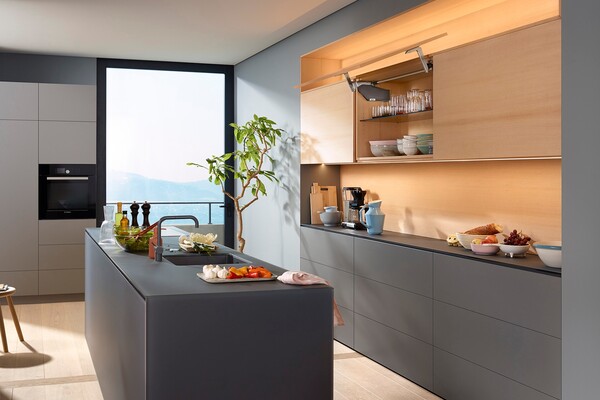 Système pour porte relevable basculante AVENTOS HS Blum