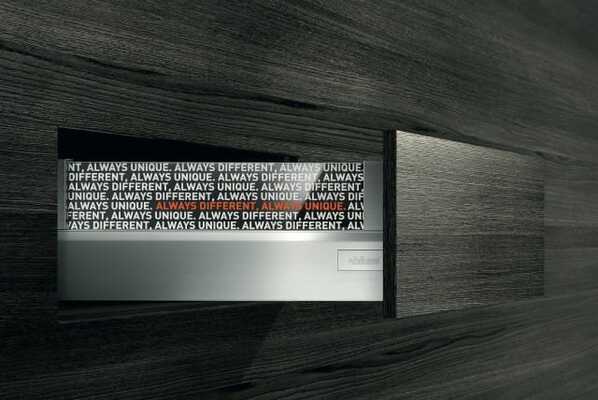 Использование специально разработанных царг в ящиках TANDEMBOX intivo позволяет воплотить индивидуальные дизайнерские идеи.