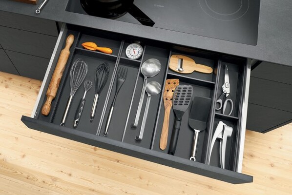 Cadres en acier pour ustensiles de cuisine AMBIA-LINE de Blum